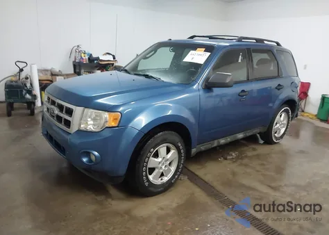2009 Ford Escape Xlt z USA, uszkodzony, nr VIN 1FMCU03739KD00476